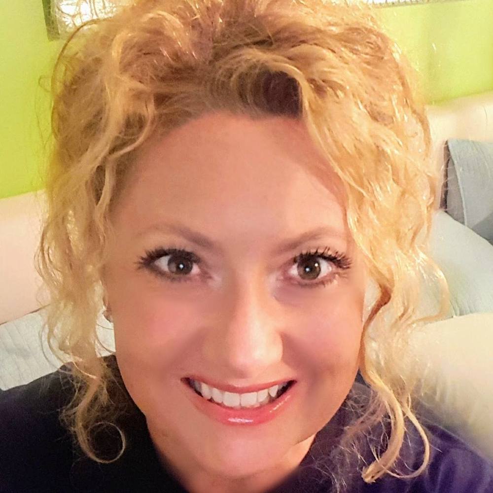 Meet your Posher, Angela